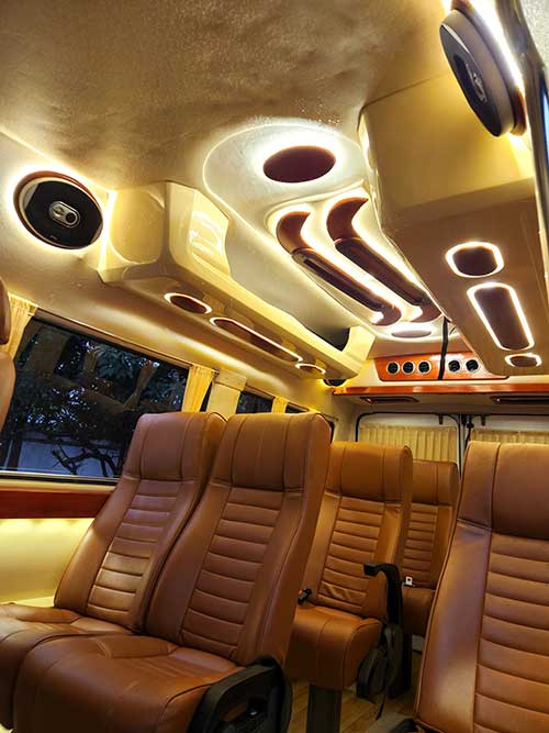 luxury 12 seater tempo traveller