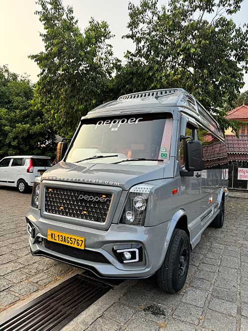 maharaja tempo traveller 9 seater